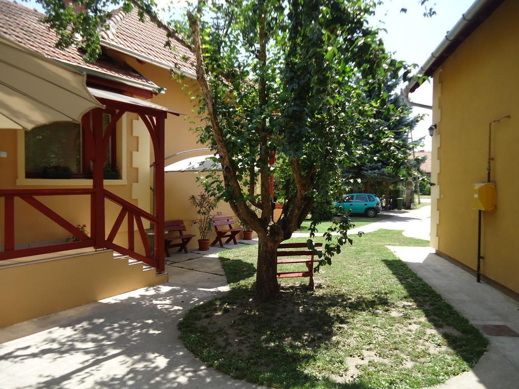 Prenociste Vila Stara Breza Palic Exterior photo