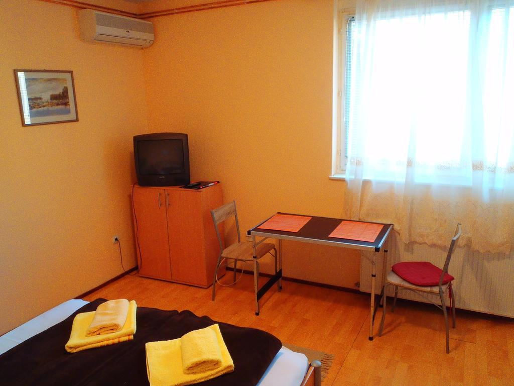 Prenociste Vila Stara Breza Palic Exterior photo