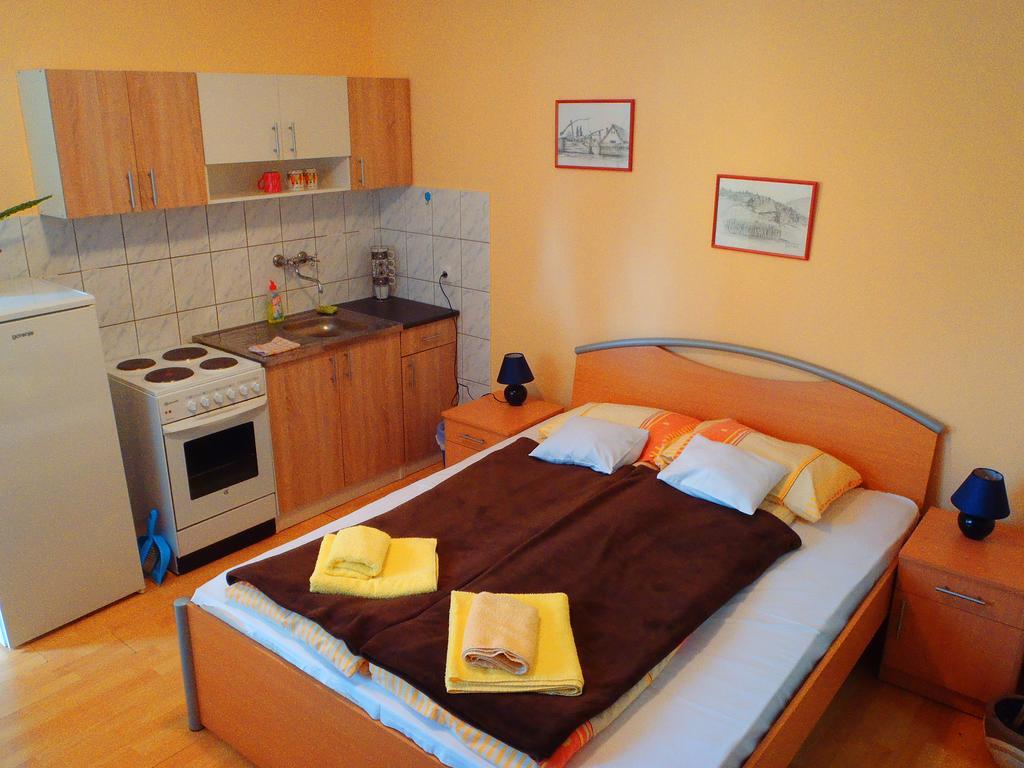 Prenociste Vila Stara Breza Palic Exterior photo
