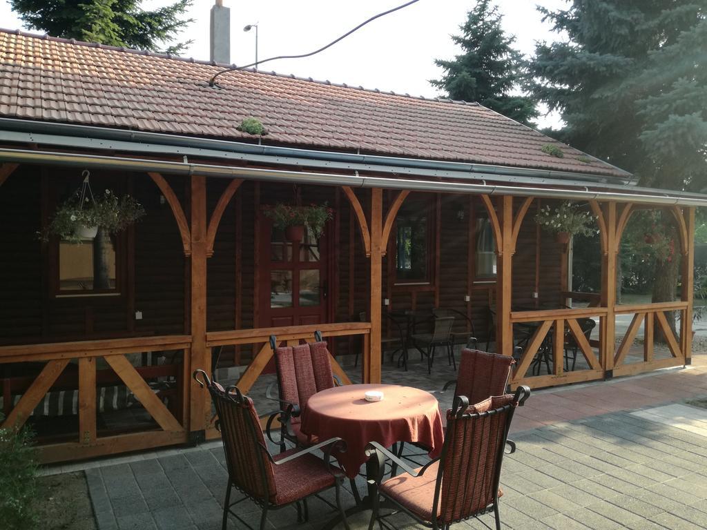 Prenociste Vila Stara Breza Palic Exterior photo